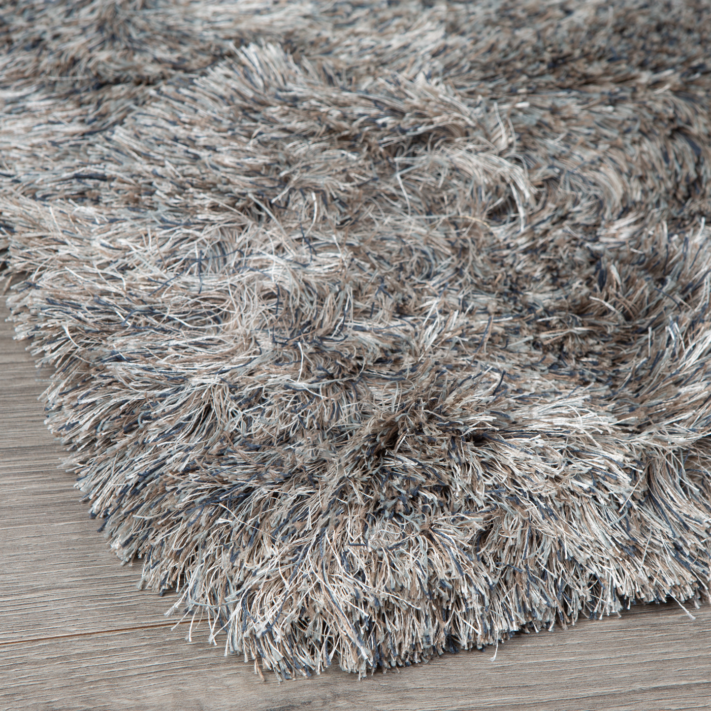 The Elte Essentials Rug Collection can expertly transform a space, whether through the visual interest of intricate texture or the warmth and vibrancy of colour.