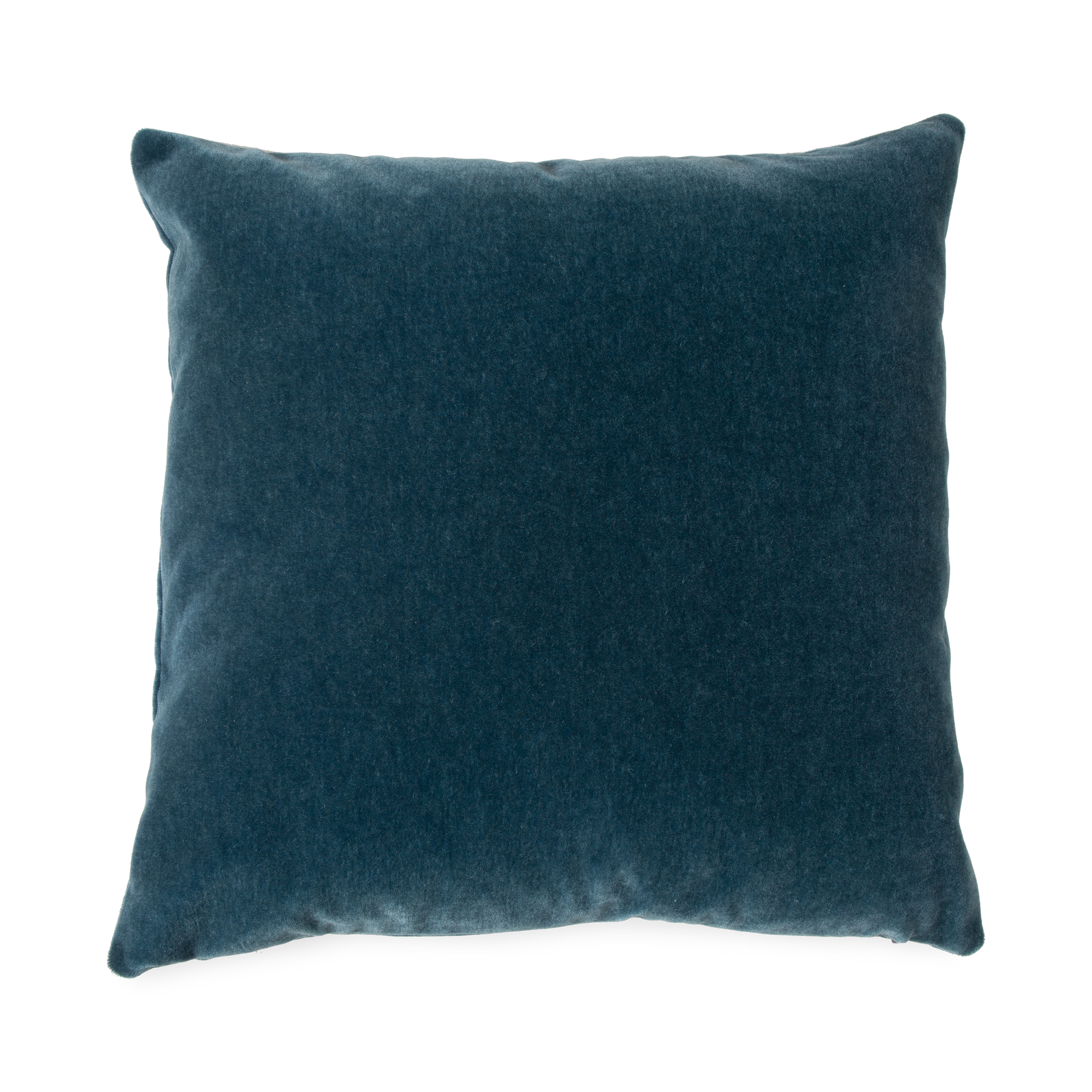 Using the finest quality yarn to provide a luxuriously soft touch, the Pure Mohair Pillow is made of plush and lustrous mohair.