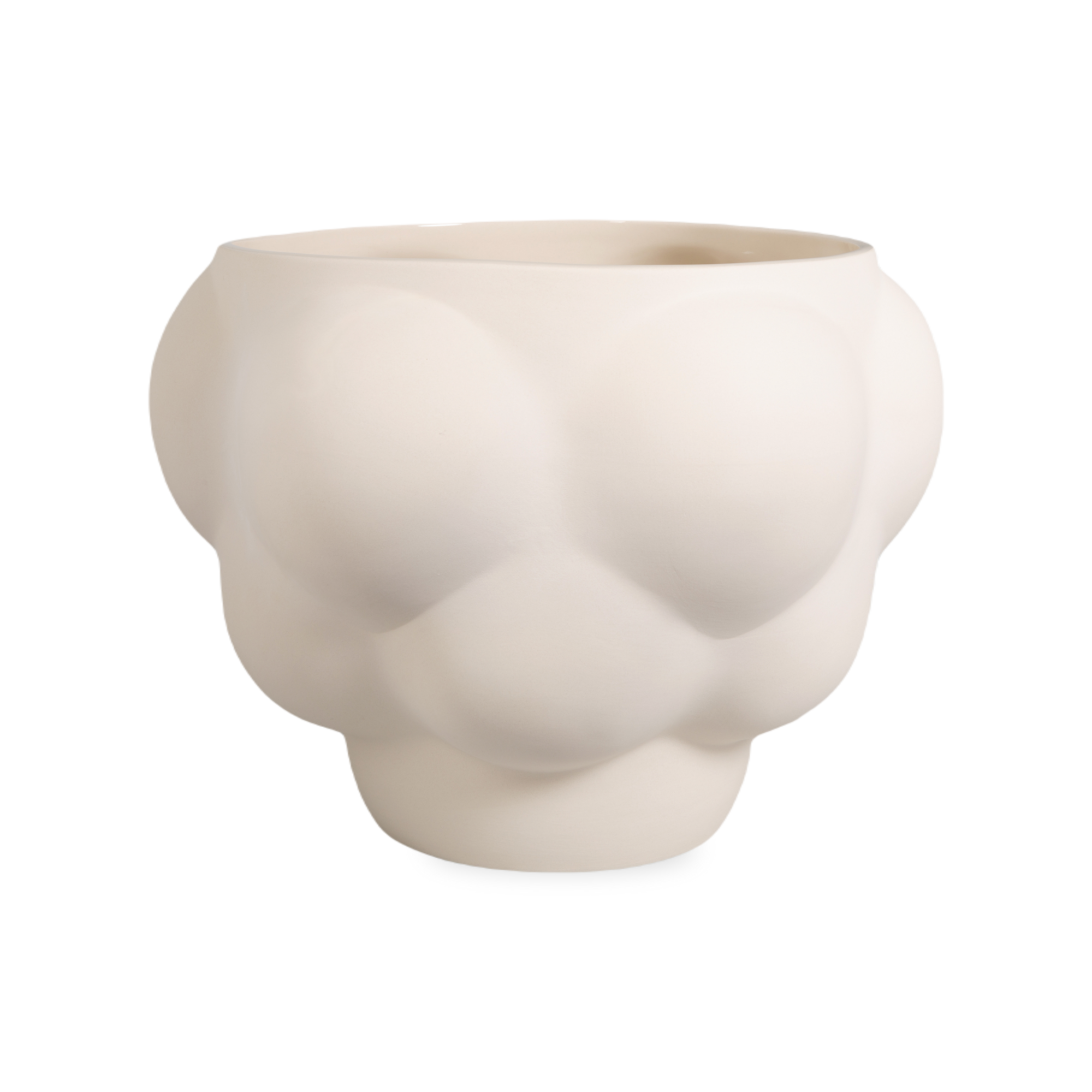 Characterized by its bulbous figure and cordial lines, the Balloon Bowl has an expressive yet amicable silhouette that is versatile for any setting.